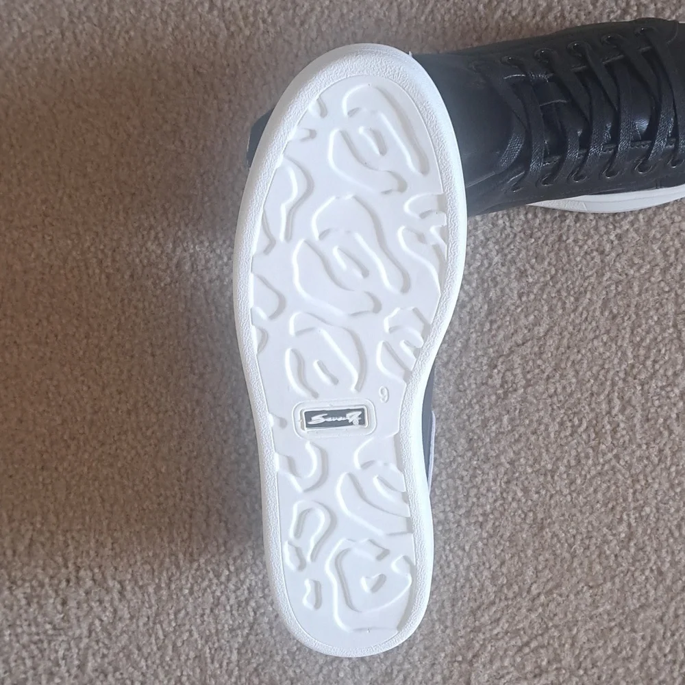 SIZE 10 SEVEN 7 MIKI SNEAKERS